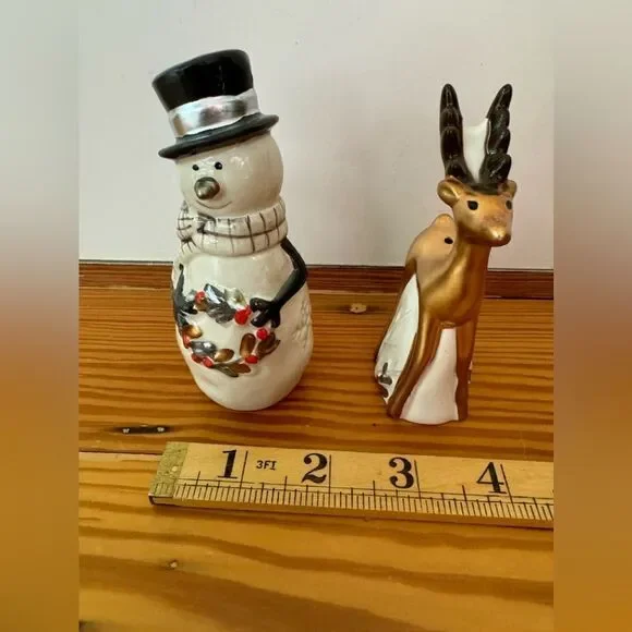Fitz and Floyd Holiday Salt and Pepper Shakers - Picture 5 of 7